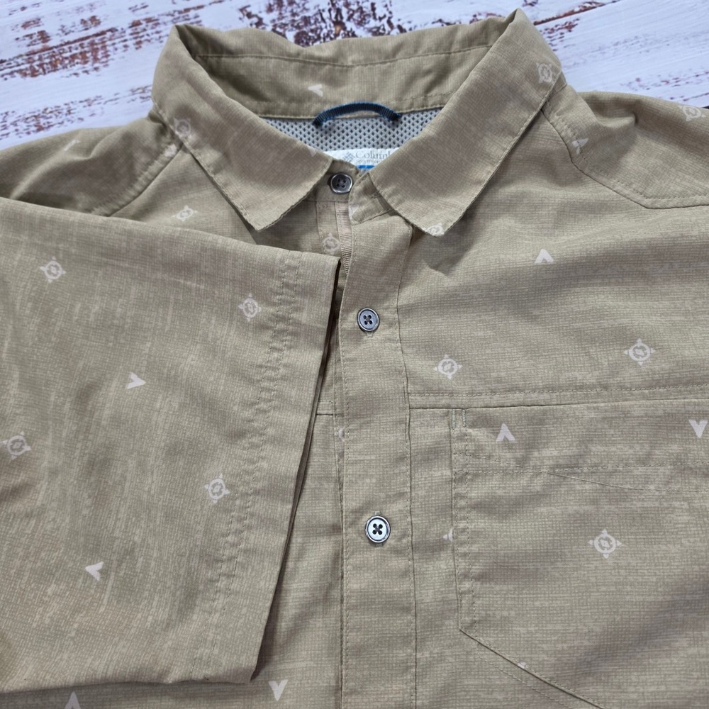 Columbia Button Up Shirt Mens Large Tan Good Omni-Wick Vented Short Sleeve